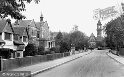 Harestone Valley Road, Council Offices And Congregational Church 1925, Caterham