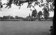 Queens Park 1957, Caterham