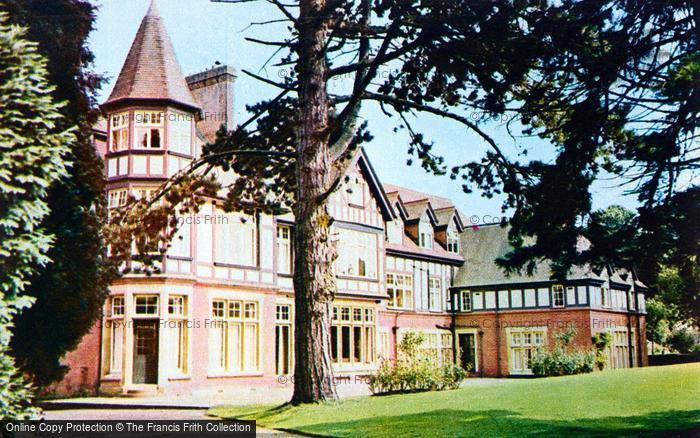 Photo of Caterham, Surrey Hills Clinic c.1960