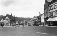 The Square 1925, Caterham