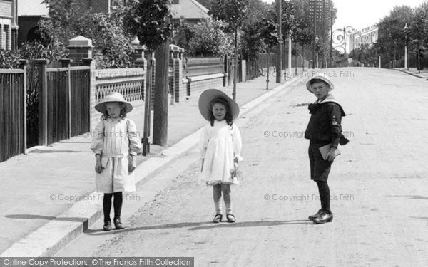 Photo of Caversham, Children In Albert Road 1908