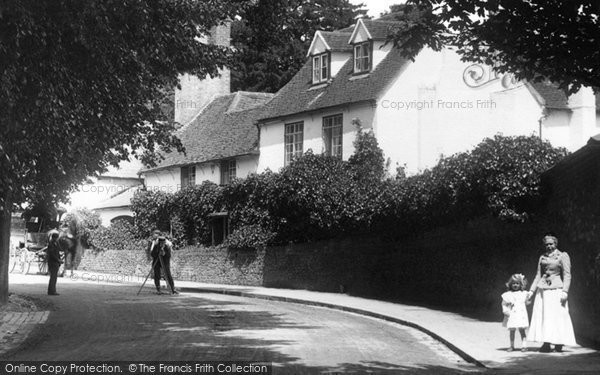 Photo of Caversham, Photographer At Work On St Peter's Hill 1908