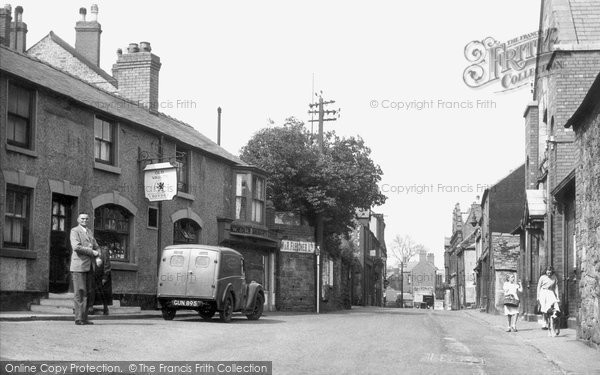 Photo of Cefn Mawr, Well Street c.1955