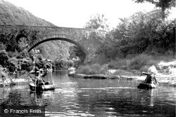 Coracle Fishing c.1955, Cenarth