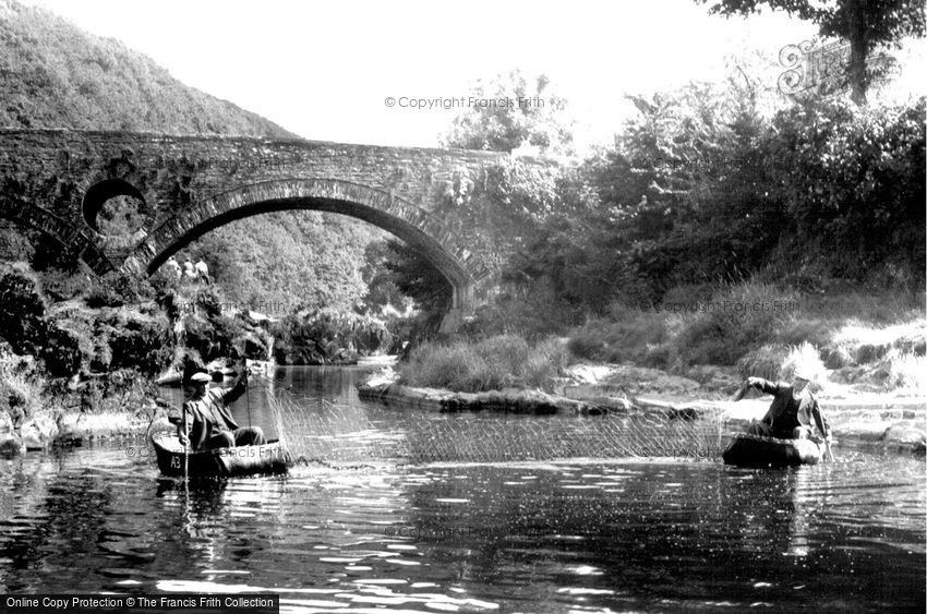 Cenarth, Coracle Fishing c1955