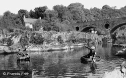 Coracle Fishing c.1960, Cenarth
