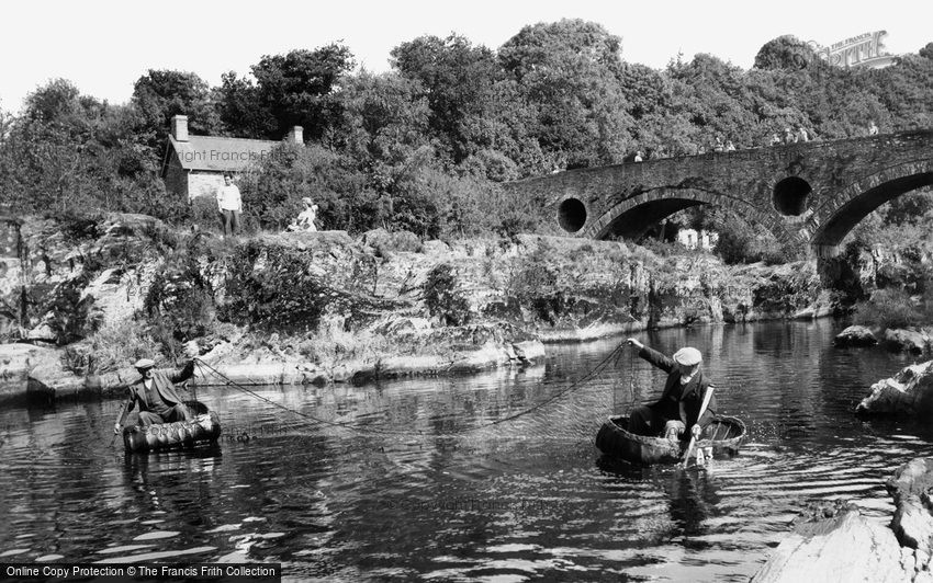 Cenarth, Coracle Fishing c1960