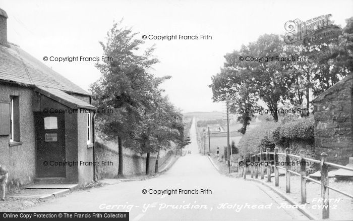 Photo of Cerrigydrudion, Holyhead Road c.1950