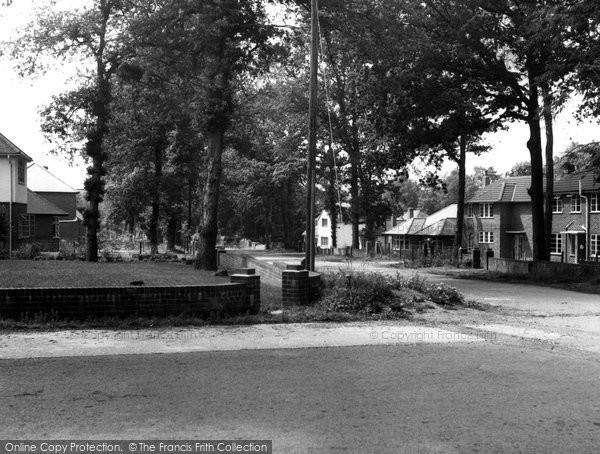 Photo of Chandler's Ford, Oakwood Road c.1960