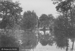 Watersmeet On The Avon 1904, Charfield