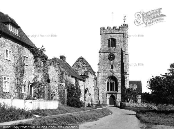Photo of Charing, St Peter's Church c.1960