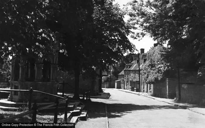 Photo of Charlbury, Enstone Road c.1955