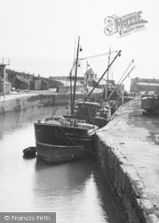 The Harbour, 'antiquity' c.1955, Charlestown