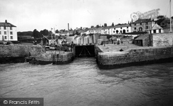 The Harbour c.1955, Charlestown