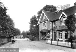 High Road 1904, Charlwood