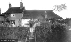 Old Charlwood 1906, Charlwood