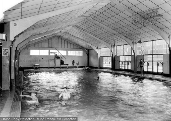 Photo of Chatham, Buckmore Park, Swimming Pool c.1960