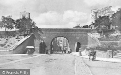 The Viaduct c.1900, Chatham