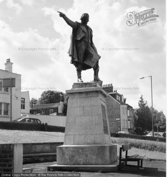Photo of Chatham, The Waghorn Statue 2005