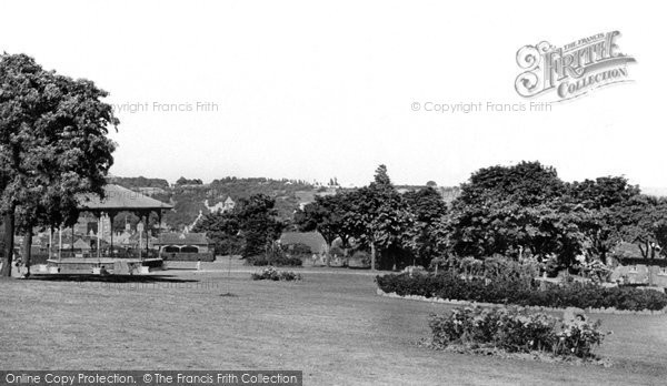Photo of Chatham, Victoria Gardens c.1960