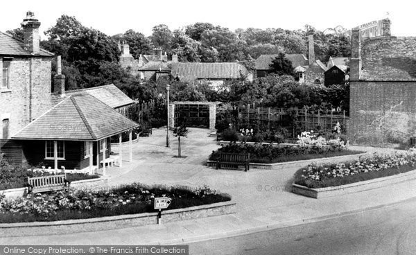 Photo of Chatteris, The Gardens c.1960