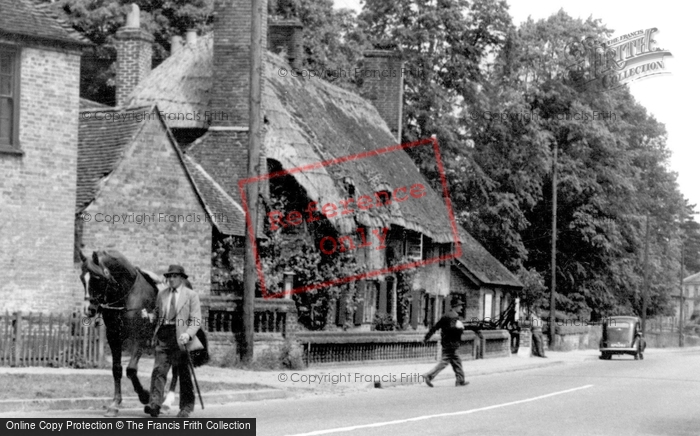 Photo of Chawton, The Village c.1955