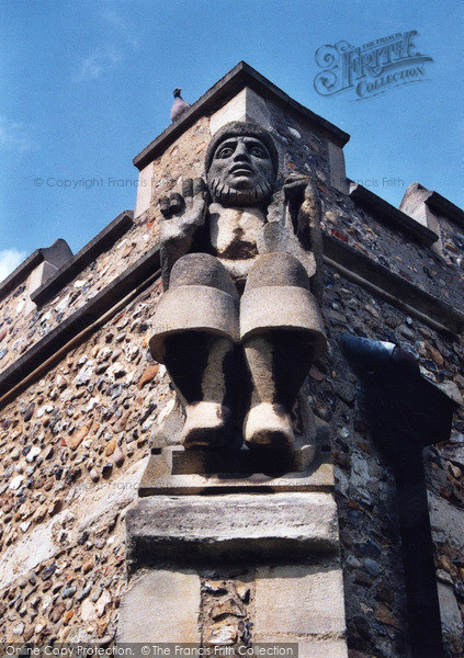 Photo of Chelmsford, Cathedral, St Peter Statue 2005