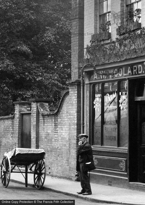 Photo of Chelmsford, Duke Street, Railway Tavern 1919