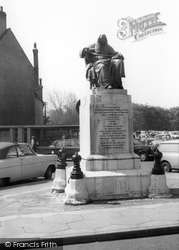Judge Tindal Statue c.1965, Chelmsford
