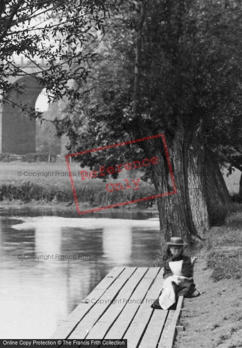 Photo of Chelmsford, Reading By The River Can 1895