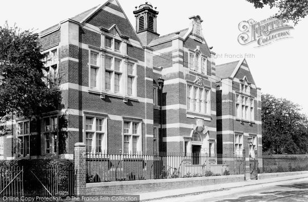 Photo of Chelmsford, the Public Library 1906