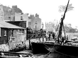 Old Ferry Wharf 1890, Chelsea