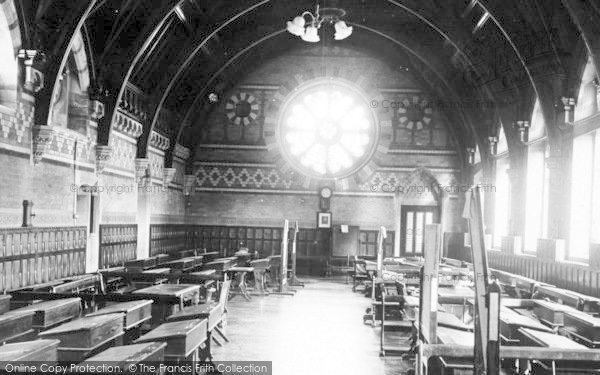 Photo of Cheltenham, Ladies College, Main Hall c.1910