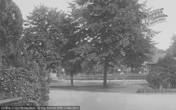 Photo of Cheltenham, Montpellier Gardens 1901