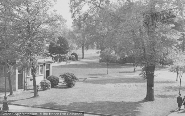 Photo of Cheltenham, Montpellier Gardens c.1950