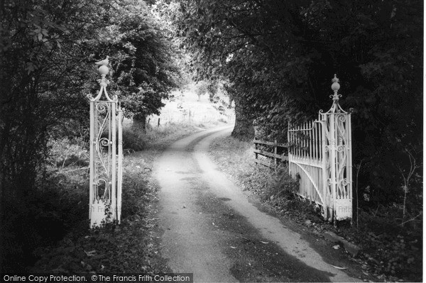 Photo of Cheltenham, Ornamental Gates At The Crippets 2004