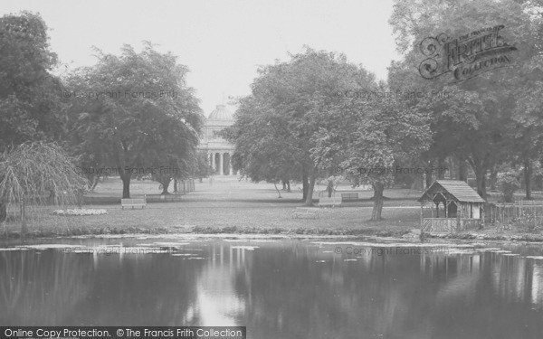 Photo of Cheltenham, Pittville Gardens 1923