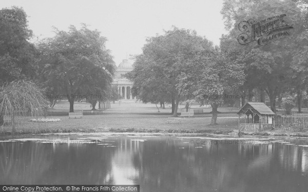 Photo of Cheltenham, Pittville Gardens 1923 - Francis Frith