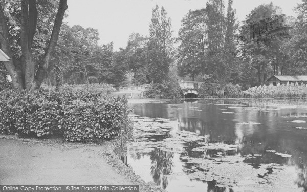 Photo of Cheltenham, Pittville Gardens 1923