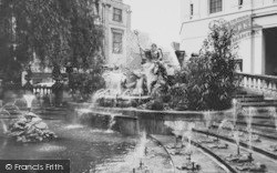 Promenade Fountain c.1960, Cheltenham