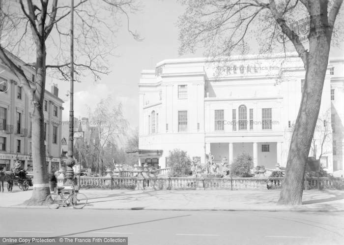 Photo of Cheltenham, Promenade, The Fountains 1940