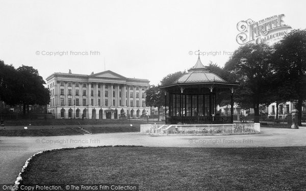 Photo of Cheltenham, Queen's Hotel 1923