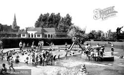 Cheltenham, Sandford Park, Open Air Children's Pool c1950
