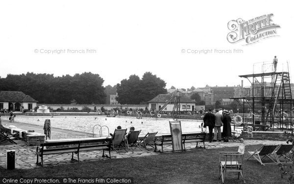 Cheltenham, The Lido 1937