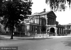 The Town Hall 1937, Cheltenham