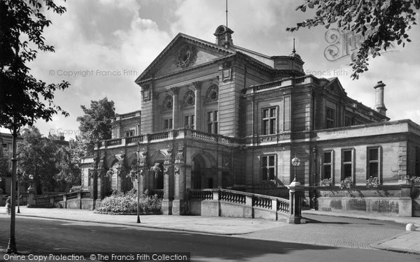 Photo of Cheltenham, Town Hall c.1962