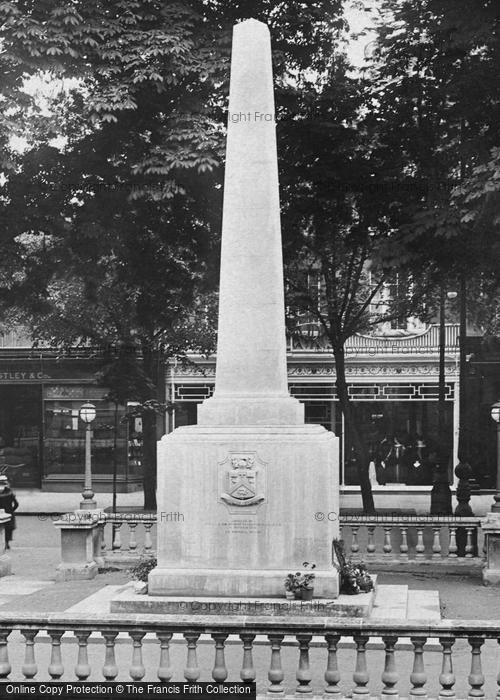 Photo of Cheltenham, War Memorial 1923