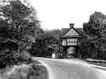 The Gateway 1928, Chelwood Gate