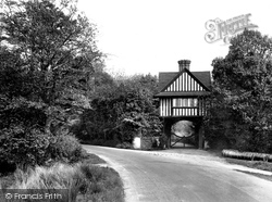 The Gateway 1928, Chelwood Gate