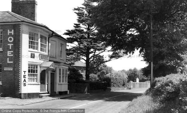 Photo of Chenies, The Red Lion Hotel c.1955
